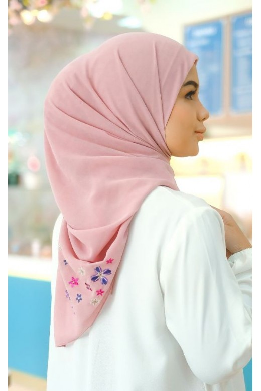 Hijab Segi 4 Azzura Embroirdery Dusty Pink